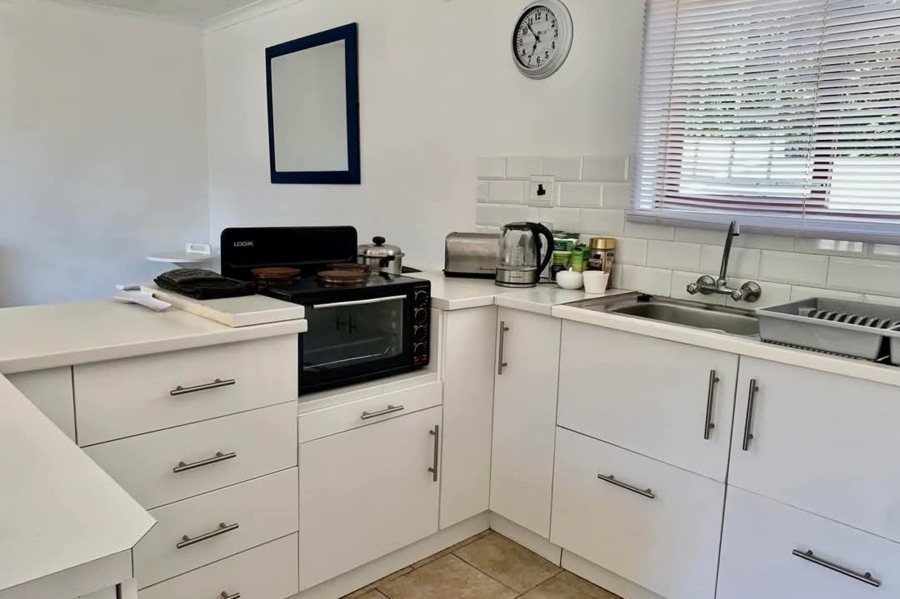 To Let 1 Bedroom Property for Rent in Mossel Bay Central Western Cape